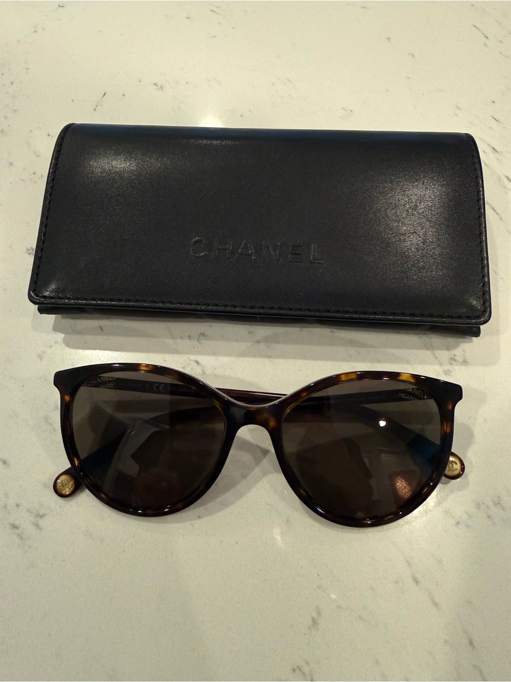 CHANEL Tortoiseshell Cat-Eye Sunglasses - Black Lenses